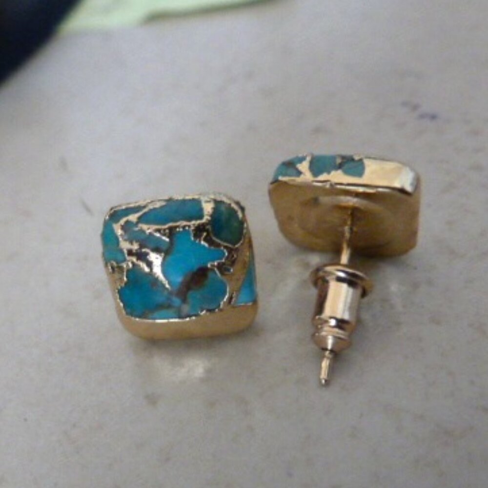 NEW Gold plated turquoise stone stud earrings Giftable - Picture 3 of 3